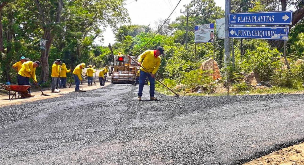 Obras Públicas avanza en pavimentación de calle a Playa Punta Chiquirín obras-publicas-avanza-en-pavimentacion-de-calle-a-playa-punta-chiquirin